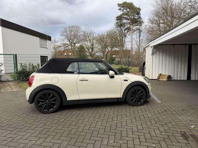Gebraucht Mini Cooper Cabriolet 136 PS (100 kW) 2016 Weiß Cabrio