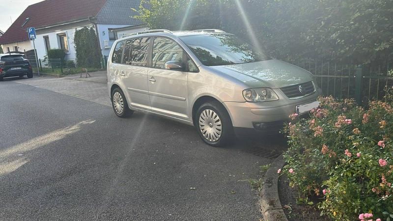 Silber Gebraucht 2004 VW Touran Van / Kleinbus | 5.000 € - Bild 1/4