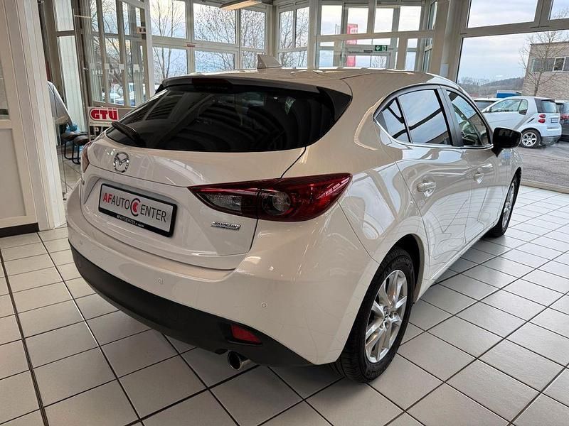 Gebraucht Mazda 3 Center-Line 120 PS (88 kW) 2015 Weiß Limousine