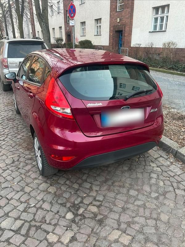 Gebraucht Ford Fiesta 60 PS (44 kW) 2009 Rot Kleinwagen