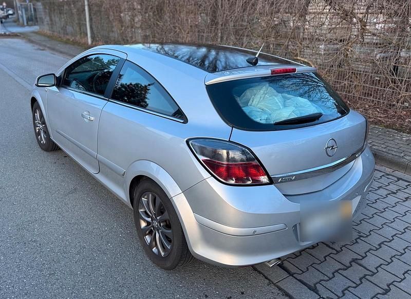 Gebraucht Opel Astra GTC 116 PS (85 kW) 2007 Silber Coupé