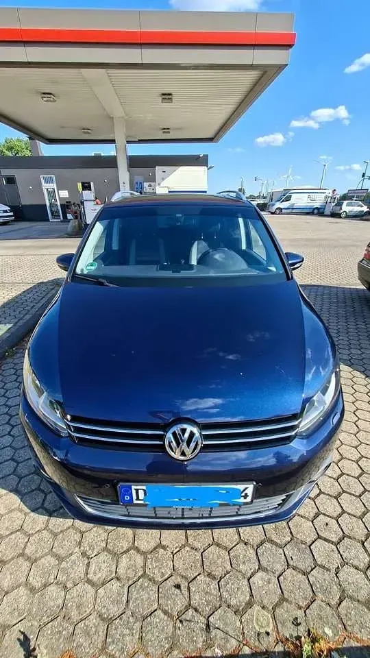 Gebraucht VW Touran Cup 140 PS (102 kW) 2014 Blau Van / Kleinbus