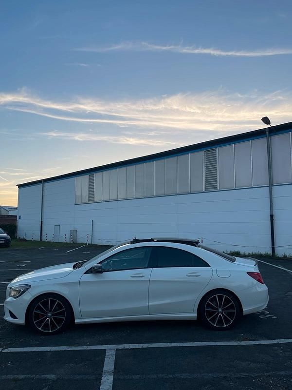 Gebraucht Mercedes CLA220 170 PS (125 kW) 2013 Weiß Limousine