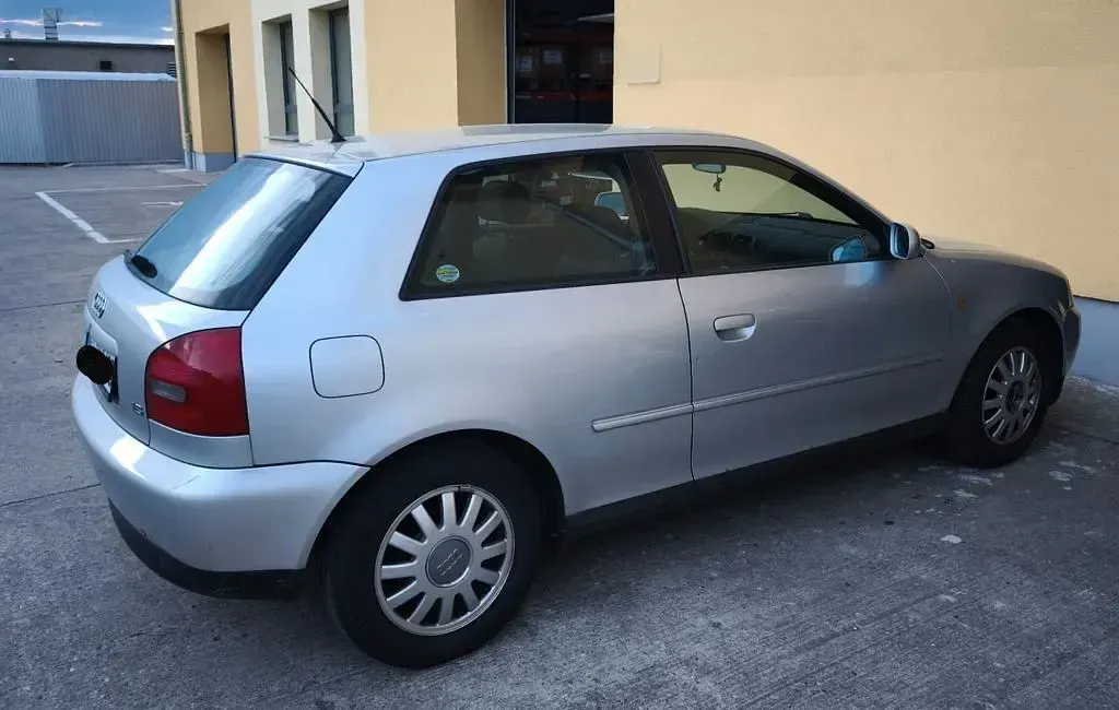 Gebraucht Audi A3 125 PS (91 kW) 1999 Silber Kleinwagen