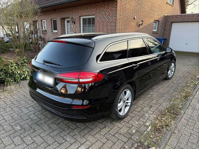 Gebraucht Ford Mondeo Titanium 165 PS (121 kW) 2019 Schwarz Kombi