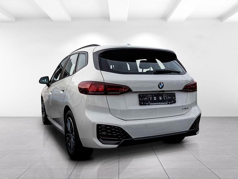 Gebraucht BMW 218 Active Tourer Performance 136 PS (100 kW) 2025 Weiß Van / Kleinbus