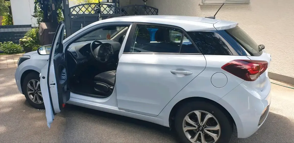 Gebraucht Hyundai i20 Active 84 PS (61 kW) 2019 Grau Kleinwagen