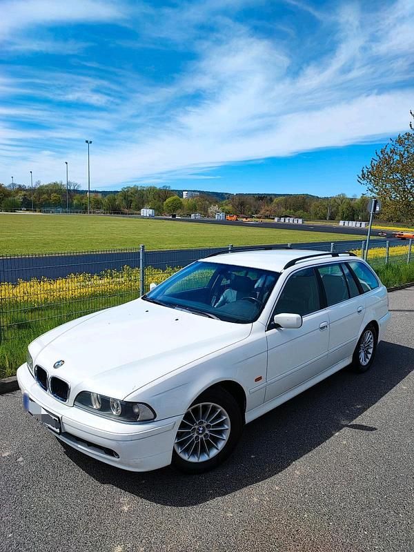 Second-hand BMW 520 Basis 136 CP (100 kW) 2000 Alb Break