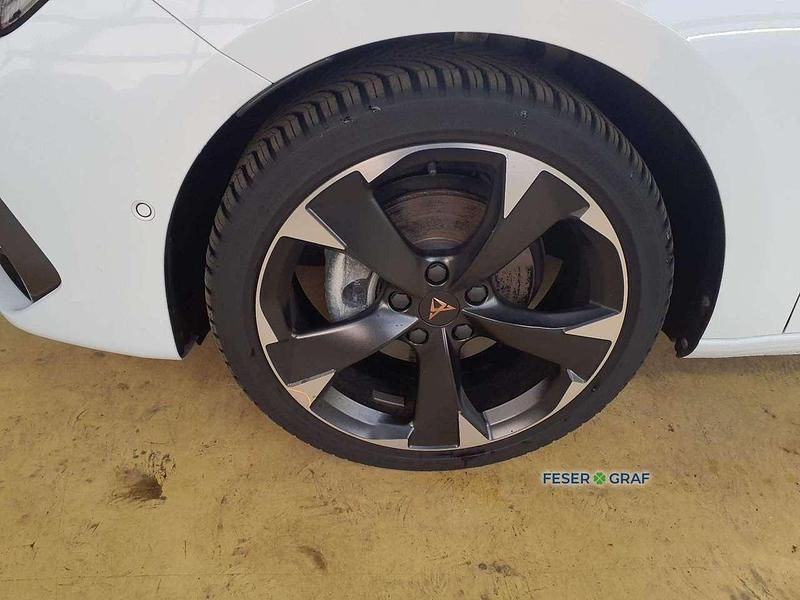 Gebraucht Cupra Leon 150 PS (110 kW) 2025 Glacial weiß metallic Kombi