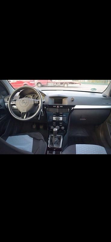 Gebraucht Opel Astra 115 PS (84 kW) 2010 Blau Kombi