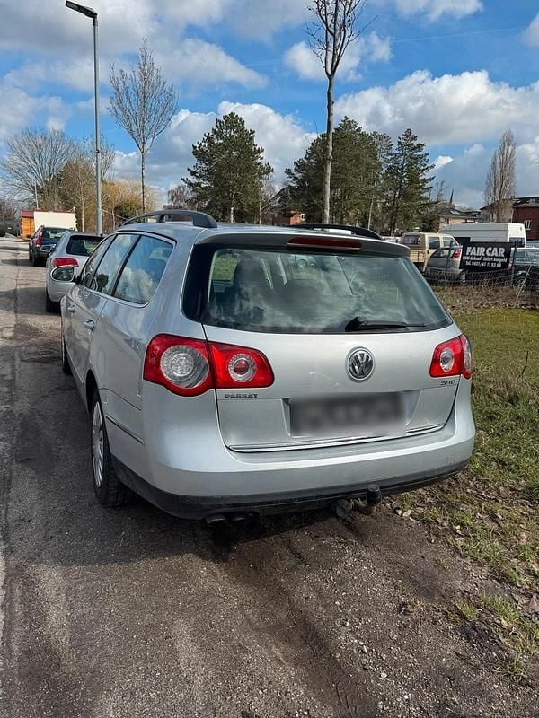 Gebraucht VW Passat 140 PS (102 kW) 2006 Grau Limousine