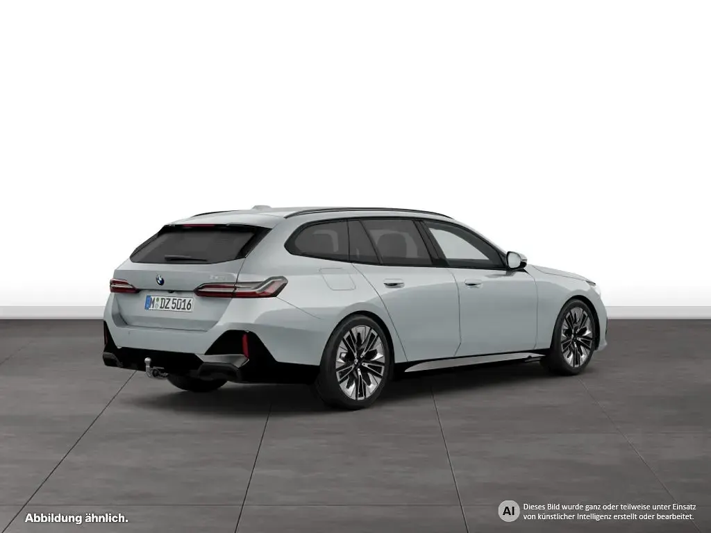 Gebraucht BMW 520 M Sport 190 PS (139 kW) 2026 Grau Kombi