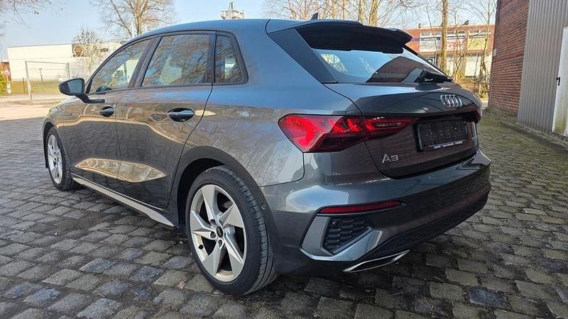 Gebraucht Audi A3 Sport 150 PS (110 kW) 2022 Grau Limousine
