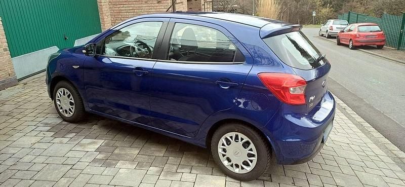 Gebraucht Ford Ka Cool & Sound Edition 86 PS (63 kW) 2018 Blau Limousine