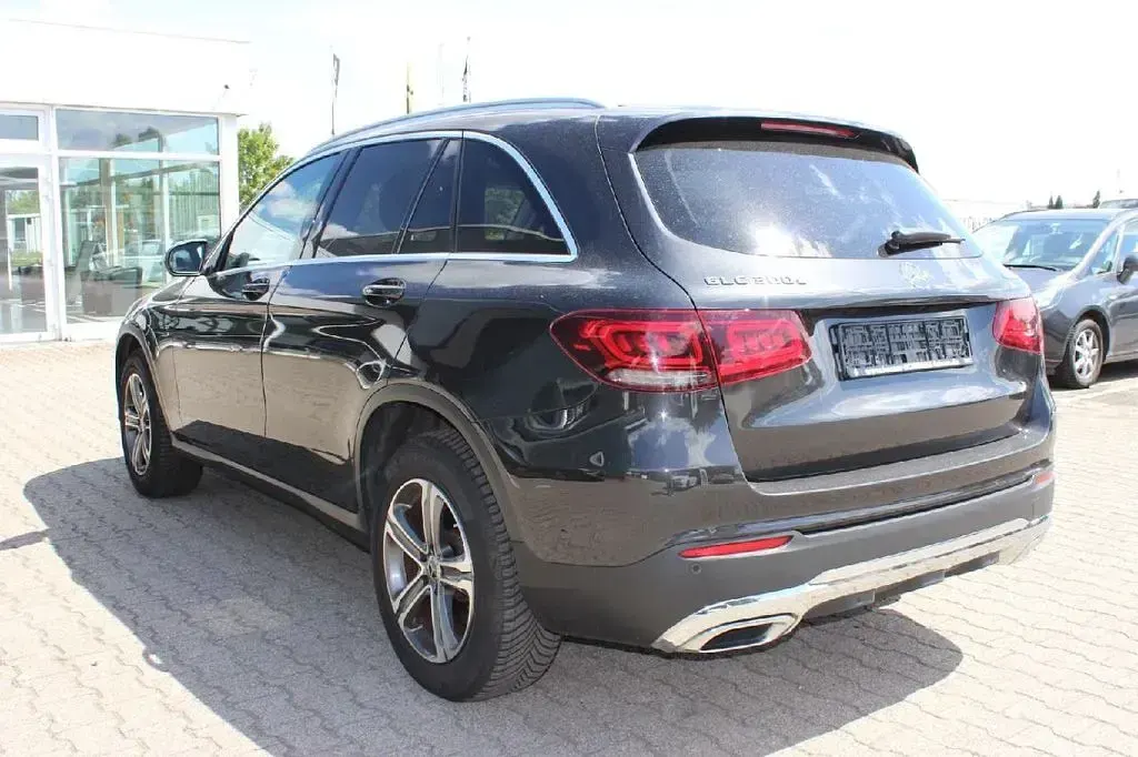 Gebraucht Mercedes GLC300 211 PS (155 kW) 2020 Grau SUV