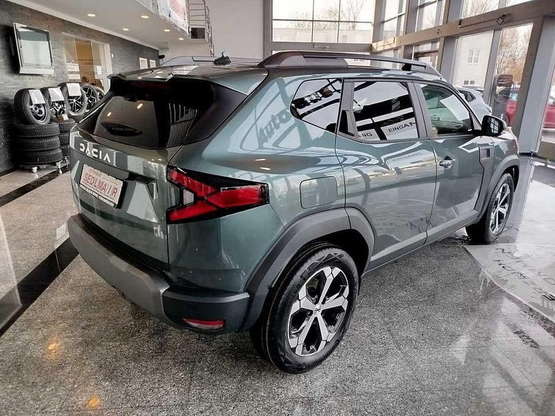 Neu Dacia Duster Journey 140 PS (102 kW) 2026 Zederngrün SUV
