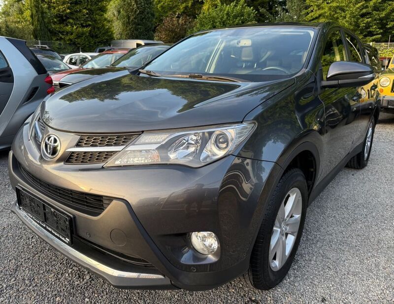Grau Gebraucht 2014 Toyota RAV4 Comfort SUV | 10.990 € (Fairer Preis) - Bild 1/4