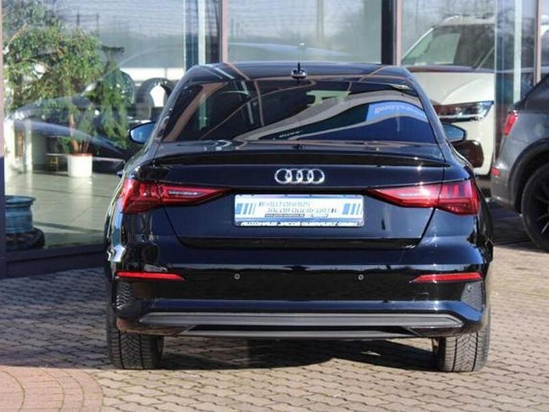 Gebraucht Audi A3 Ambiente 110 PS (80 kW) 2021 Schwarz Limousine
