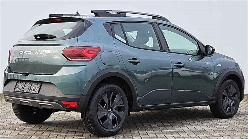 Gebraucht Dacia Sandero Expression 91 PS (66 kW) 2024 Grün / zedregrün Kleinwagen