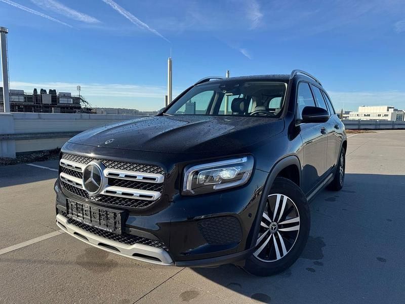 Schwarz Gebraucht 2021 Mercedes GLB220 Style SUV | 28.800 € (Fairer Preis) - Bild 1/4