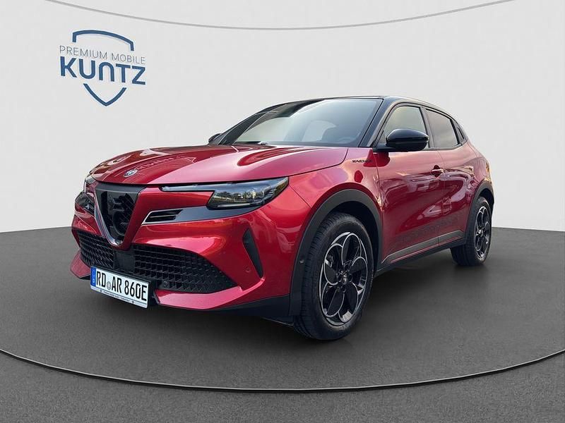 Rosso brera m. schwarzem dach Gebraucht 2024 Alfa Romeo Junior Edizione Speciale SUV | 31.199 € (Guter Preis) - Bild 1/4