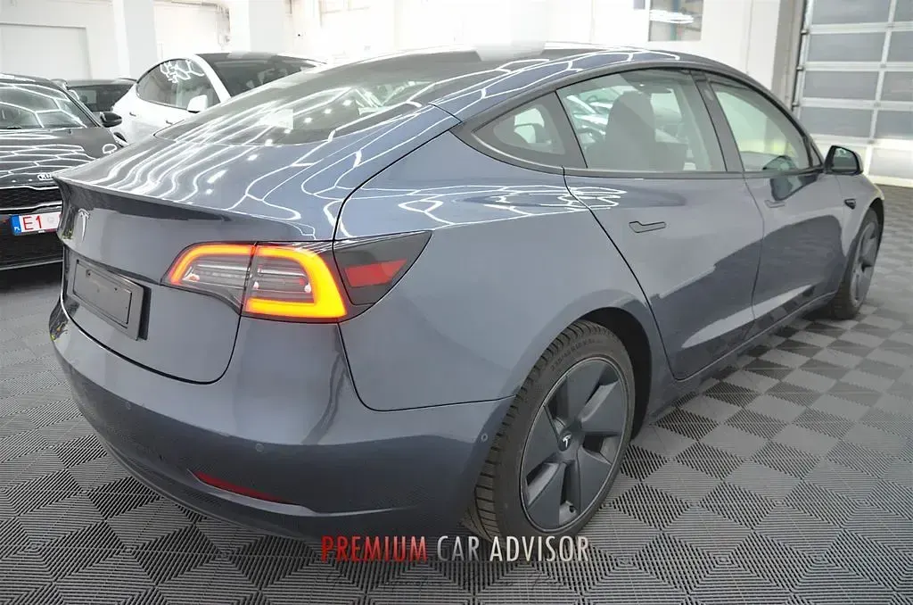 Usado Tesla Model 3 Standard Range Plus 208 kW (283 CV) 2021 Gris Berlina