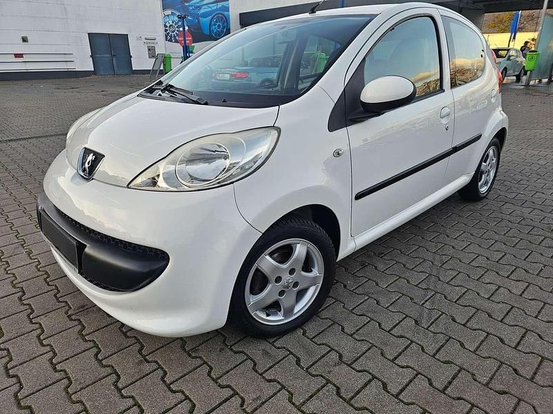 Gebraucht Peugeot 107 Filou 68 PS (50 kW) 2009 Weiß Kleinwagen