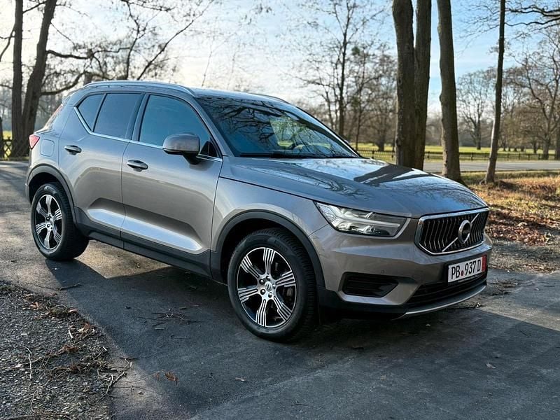 Gold Gebraucht 2020 Volvo XC40 SUV | 17.899 € (Superpreis) - Bild 1/4