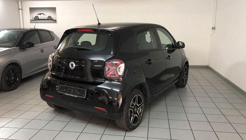 Gebraucht Smart ForFour Electric Drive 60 kW (82 PS) 2020 Schwarz Limousine