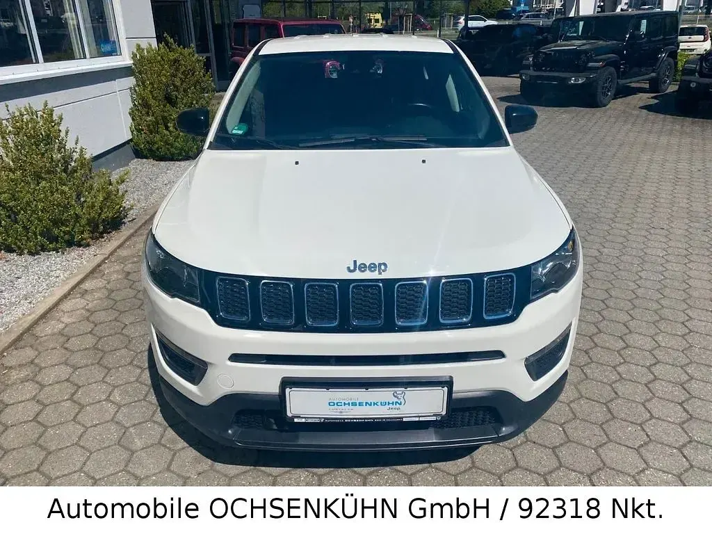 Gebraucht Jeep Compass Sport 120 PS (88 kW) 2019 Weiß SUV