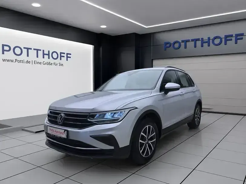 Gebraucht VW Tiguan Life 150 PS (110 kW) 2022 Reflexsilber metallic SUV