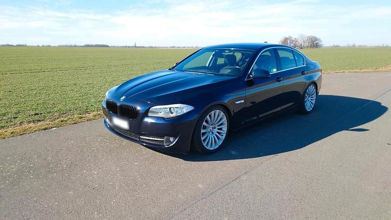 Gebraucht BMW 523 204 PS (150 kW) 2010 Blau Limousine