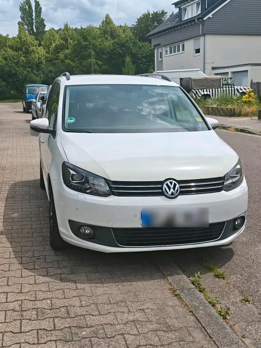 Gebraucht VW Touran 140 PS (102 kW) 2011 Weiß Van / Kleinbus