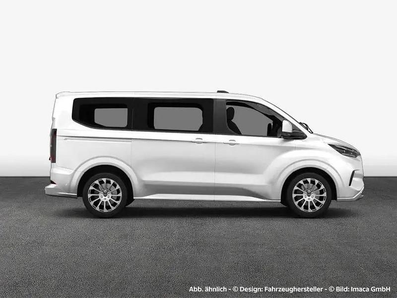 Gebraucht Ford Tourneo 170 PS (125 kW) 2024 Weiß Kombi