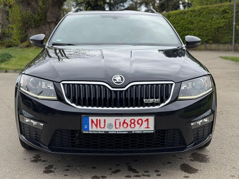 Second-hand Skoda Octavia RS 184 CP (135 kW) 2015 Negru Hatchback