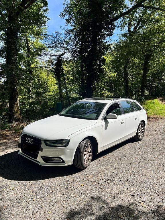 Weiß Gebraucht 2015 Audi A4 Kombi | 12.900 € (Superpreis) - Bild 1/4