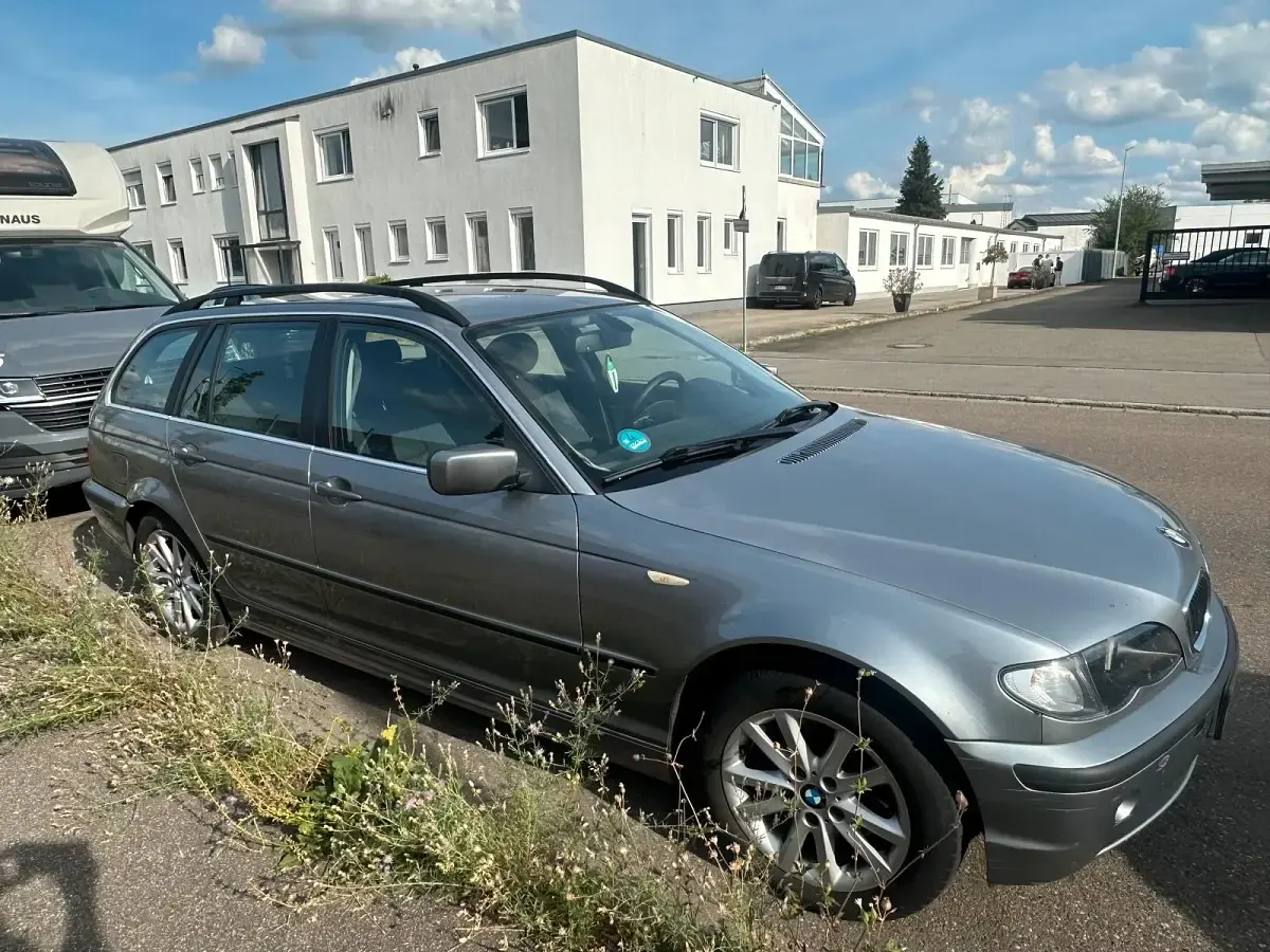 Gebraucht BMW 320 150 PS (110 kW) 2005 Grau Kombi