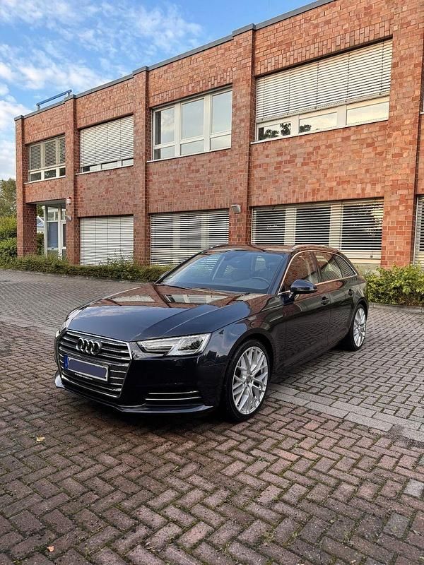Blau Gebraucht 2016 Audi A4 Sport Kombi | 14.700 € (Fairer Preis) - Bild 1/4