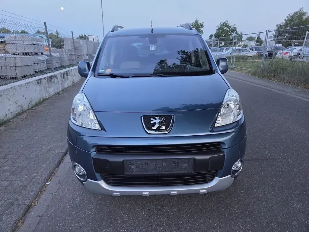 Gebraucht Peugeot Partner Tepee Premium 109 PS (80 kW) 2010 Blau Van / Kleinbus