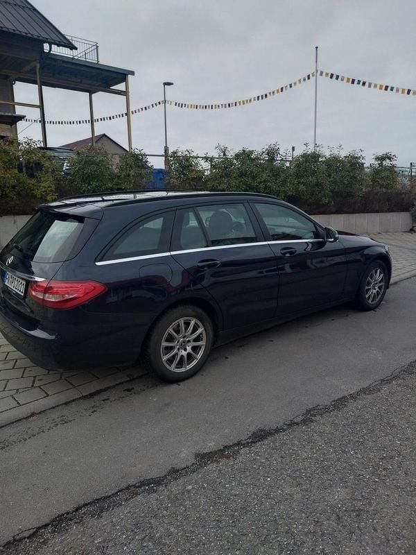 Gebraucht Mercedes C200 150 PS (110 kW) 2018 Blau Kombi