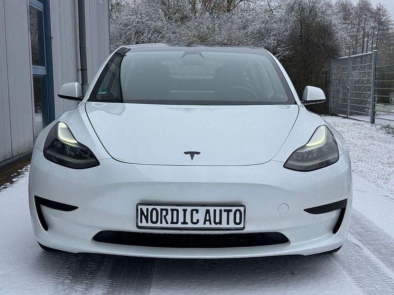 Gebraucht Tesla Model 3 Standard Range Plus 239 kW (325 PS) 2021 Pearl white multicoat Limousine