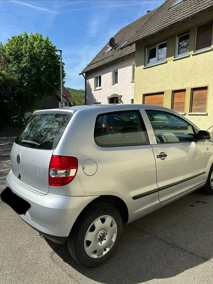 Usado VW Fox 54 CV (39 kW) 2007 Gris Utilitario