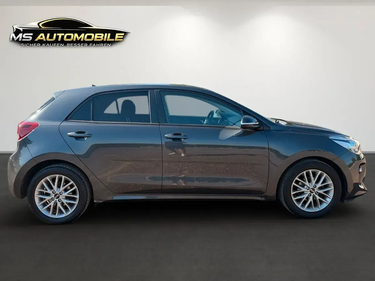Gebraucht Kia Rio DREAM-TEAM Edition 99 PS (72 kW) 2017 Grau Kleinwagen