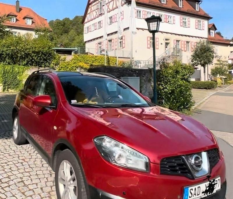 Gebraucht Nissan Qashqai Acenta 150 PS (110 kW) 2010 Rot SUV