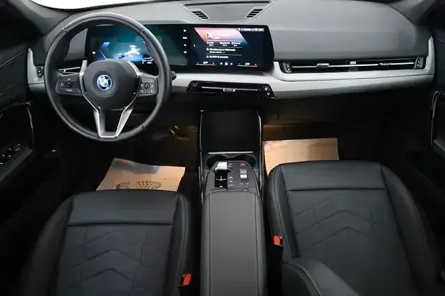 Gebraucht BMW iX1 Performance 150 kW (204 PS) 2024 Schwarz SUV