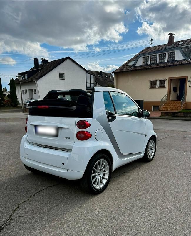 Gebraucht Smart ForTwo Cabrio 71 PS (52 kW) 2011 Weiß Cabrio