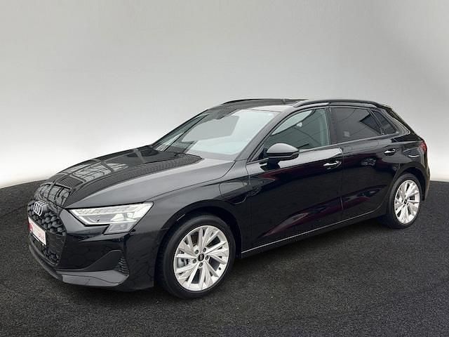 Gebraucht Audi A3 Sportback e-tron Ambiente 204 PS (150 kW) 2025 Mythosschwarz metallic Kleinwagen