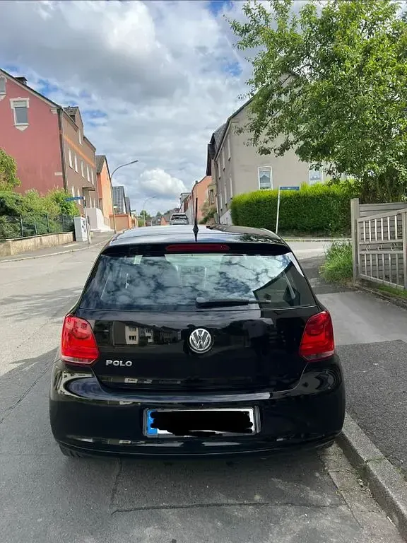 Gebraucht VW Polo 60 PS (44 kW) 2011 Schwarz Kleinwagen