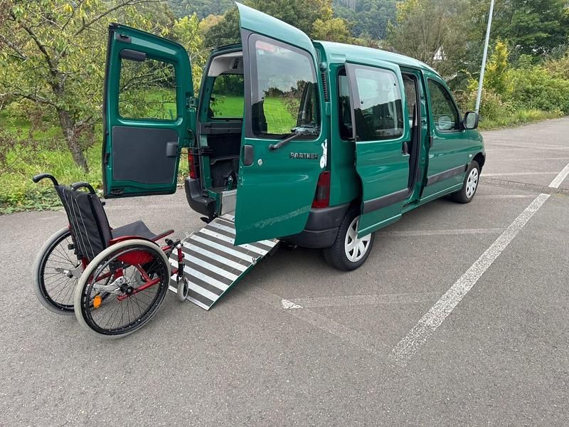 Grün Gebraucht 2002 Peugeot Partner Van / Kleinbus | 4.900 € - Bild 1/4