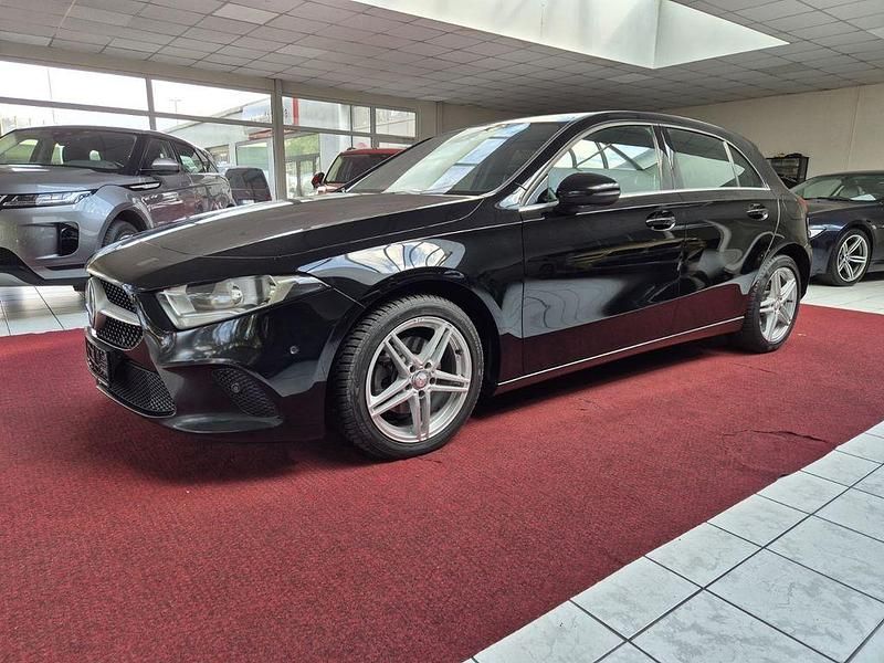 Schwarz Gebraucht 2019 Mercedes A200 Limousine | 14.990 € (Fairer Preis) - Bild 1/4